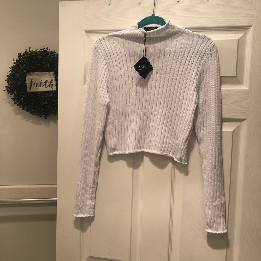 NWT White Crop Top Sweater